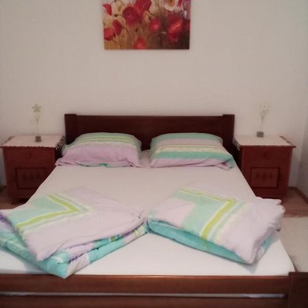 Apartman Milica โปชาเรวัซ ภายนอก รูปภาพ