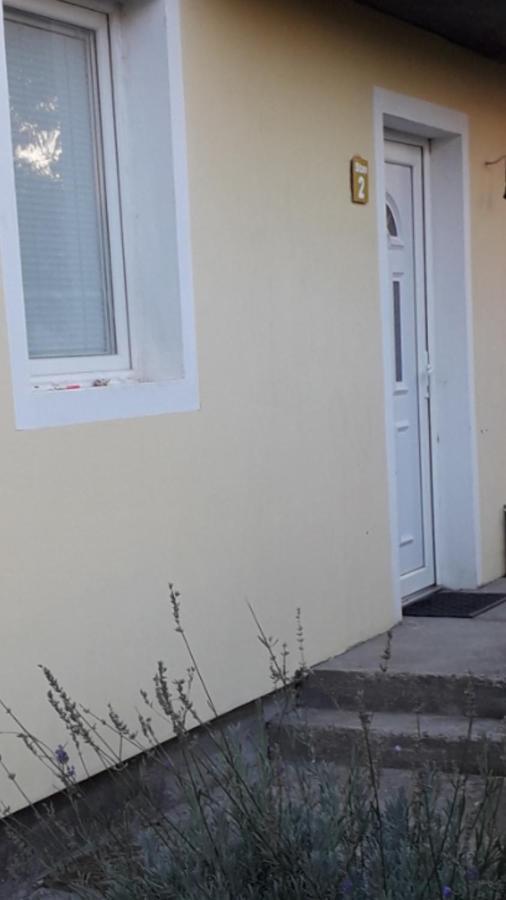 Apartman Milica โปชาเรวัซ ภายนอก รูปภาพ