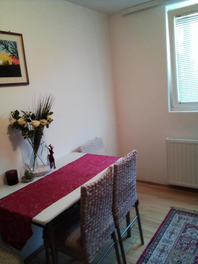 Apartman Milica โปชาเรวัซ ภายนอก รูปภาพ