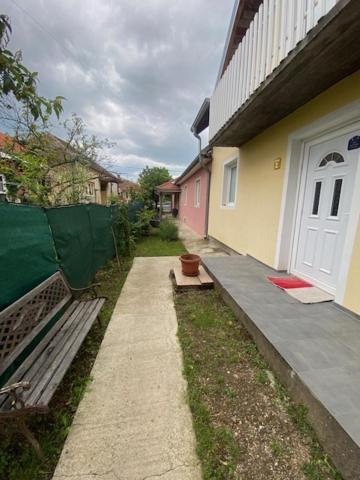 Apartman Milica โปชาเรวัซ ภายนอก รูปภาพ